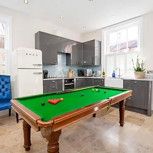 George Street Boutique With Free Parking , York United Kingdom